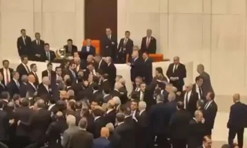 Физичка пресметка помеѓу пратениците во Парламентот на Турција