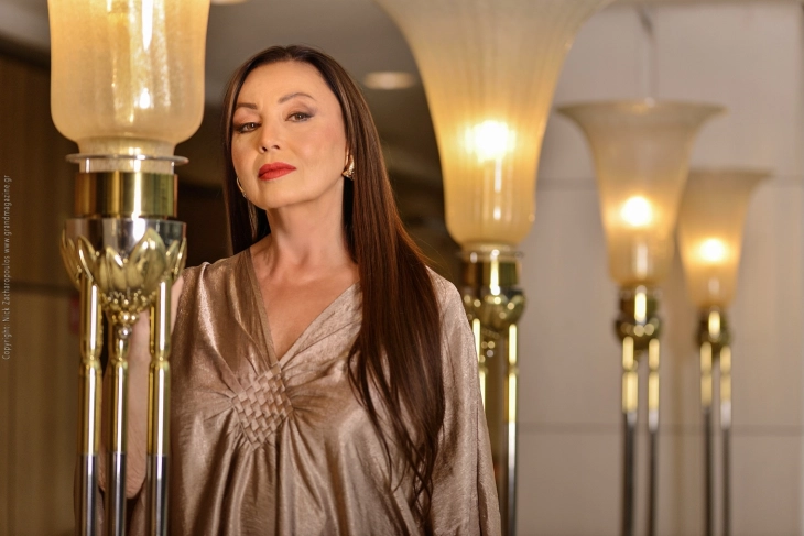 Грчката актерка и пејачка Георгија Зои за МИА: Историјата честопати ги замолчува оние што ги искористува