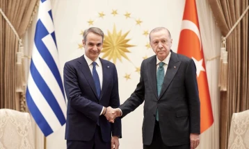 Turqia dhe Greqia të përkushtuara ndaj përforcimit të marrëdhënieve miqësore dhe përmirësimit të kanaleve të komunikimit