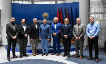 Rektori i UT-së Prof. Dr. Jusuf Zejneli priti në takim Kryetarin e Kolegjit Pan- Shqiptar të Kirurgëve z. Rifat Latifi