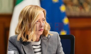 Italia po ashpërson politikën e migracionit