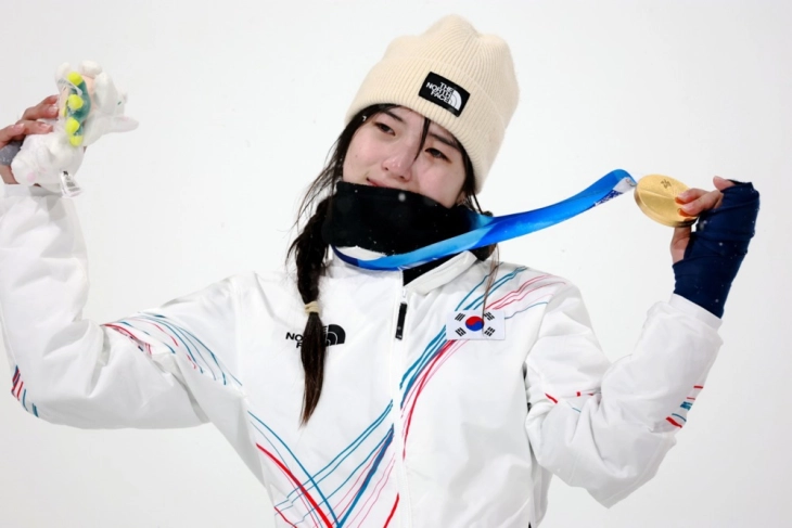Choi stuns top favourite Kim to win snowboard halfpipe gold