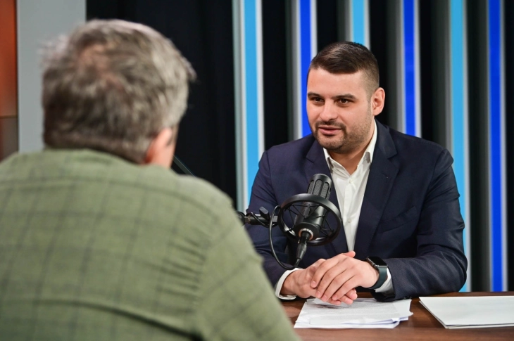 Димитријевиќ: Власта нема допир со реалноста како живее едно семејство, одбива да ги покачи платите