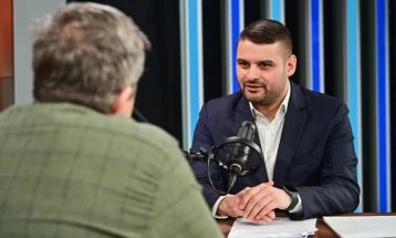 Димитријевиќ: Власта нема допир со реалноста како живее едно семејство, одбива да ги покачи платите