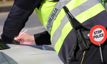 MPB: Dje u arrestuan dhjetë shoferë për vozitje pa patentë shoferi, nën ndikimin e alkoolit ose me shpejtësi më të madhe