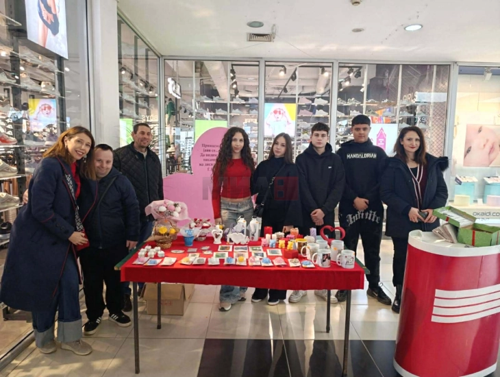 Корисниците на „Порака Наша“ Куманово изработија подароци за 14 Февруари, Денот на виното и љубовта