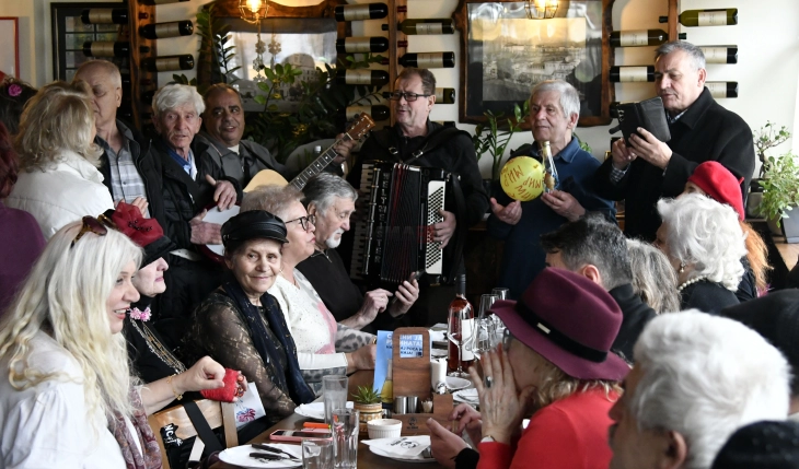 Дебармаалски средби и серенади - традицијата продолжува, испратена порака за љубов и мир