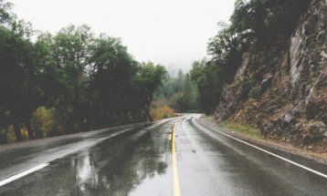 Traffic: Partly wet roads, fog near Delchevo