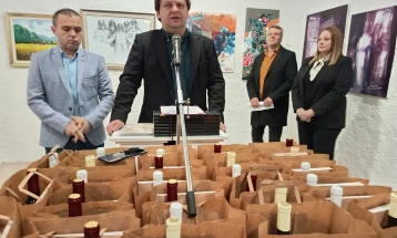  „Боите на Свети Трифун низ делата на ликовните уметници“, традиционална изложба во Музеј галерија - Кавадарци 