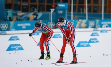 ЗОИ 2026: Норвешките крос-кантри скијачки најбрзи на штафетната трка