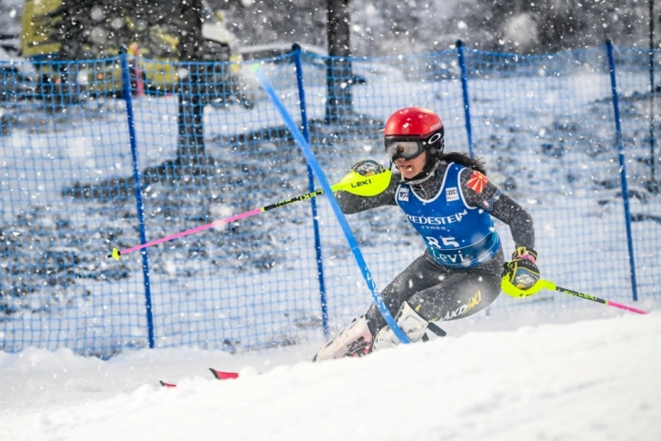 ЗОИ 2026: Атанасовска не ја заврши првата трка во велеслаломот, води Брињоне