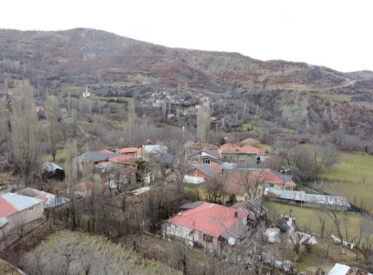 Тивко иселување на Македонците од село Требиште, Голо Брдо, од 700, сега едвај 130 семејства