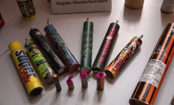 Осум лица загинаа во експлозија во магацин за огномет во Кина