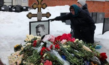 Кремљ „остро ги отфрла“ обвинувањата дека Русија стои зад труењето на Навални