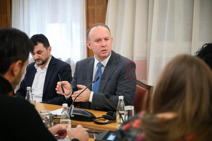 Gashi: Deputetët të respektojnë dinjitetin dhe kodin e etikës në komunikimin e ndërsjellë