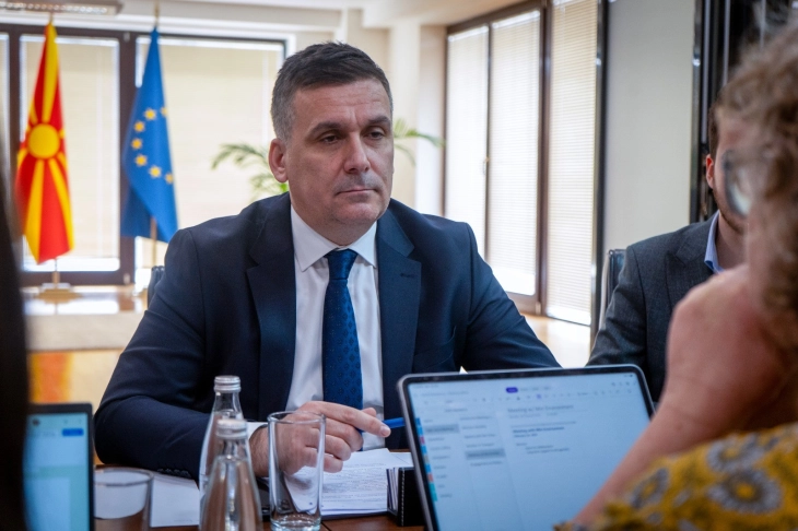 Hoxha: Vazhdon partneriteti me Bankën Botërore për një qasje sistematike ndaj ndotjes së ajrit