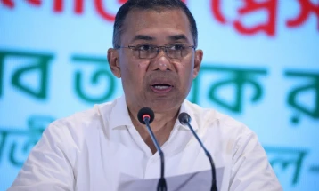 Премиерот на Бангладеш, Рахман, и пратениците положија заклетва