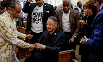 Почина Џеси Џексон, лидер за граѓански права и поранешен американски претседателски кандидат