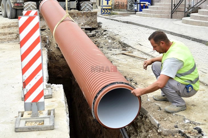 Ndryshimet në ligjet për ndërtim dhe tokë ndërtimore që sjellin rregull në infrastrukturën nëntokësore dhe rregullojnë stacionet bazë të telekomunikacionit