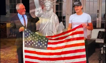 Ministri Kenedi dhe muzikanti Rok në fushatë për jetë të shëndetshme