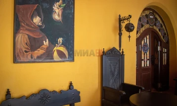 Старешина на манастирот Камадоли со порака  до монасите: Избегнувајте Нетфликс и социјални мрежи