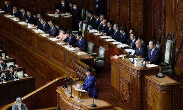 Takaiçi përsëri zgjidhet kryeministre e Japonisë