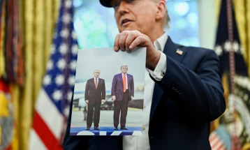 Трамп ги блокира новите санкции на САД кон Русија