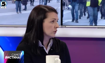 Костадиновска-Стојчевска: Поддршка за работниците, заслужуваат поголеми плати