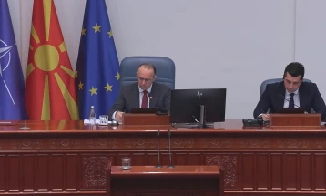 Собранието ги констатираше оставките на Бислимоски и на Ристовска