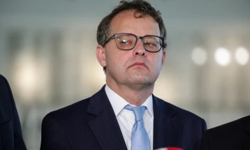 Полска издаде европска потерница за поранешниот заменик-министер, Марчин Романовски, кој доби азил во Унгарија