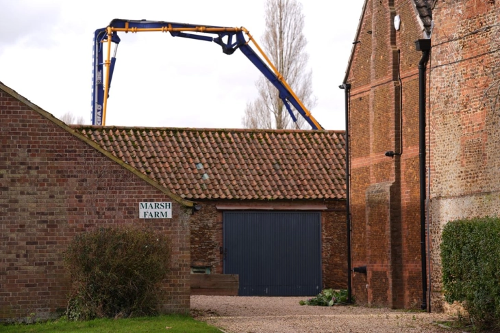 Британската полиција апелира до јавноста по тврдењата за трговија со луѓе во досиејата на Епстин