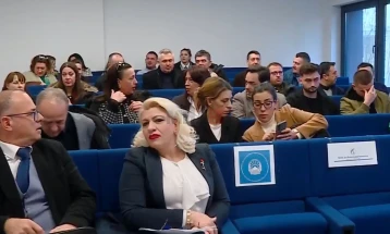 Дебата на Универзитетот „Мајка Тереза“: Академскиот персонал бара да се одложи носењето на новиот закон за високото образование за да се адресираат сите коментари