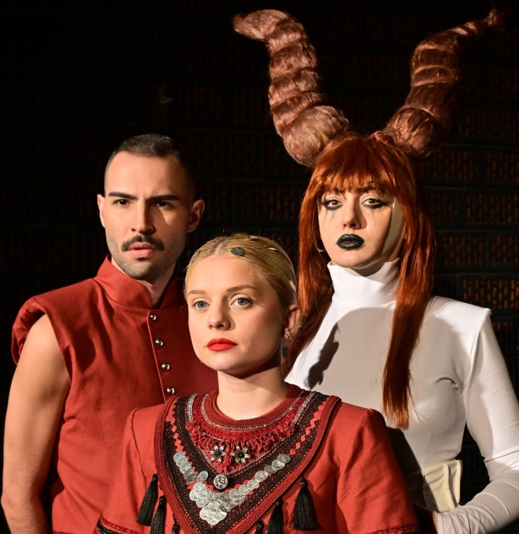 Во битолскиот театар премиера на претставата „Пламенка“