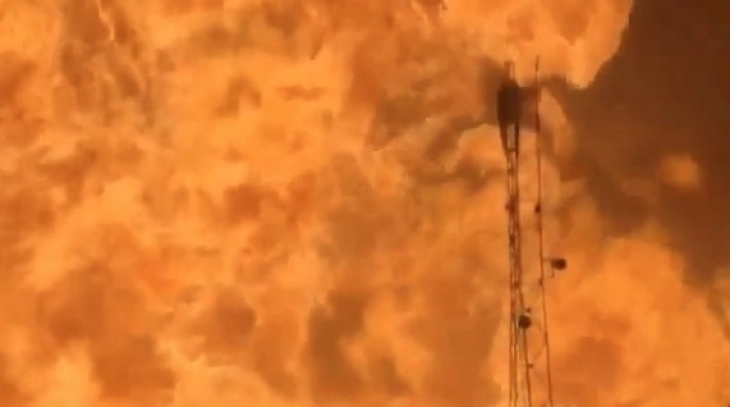 Најмалку 13 загинати во експлозија на гас во станбена зграда во Карачи