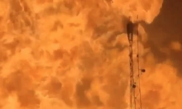 Најмалку 13 загинати во експлозија на гас во станбена зграда во Карачи