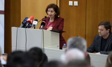 Сиљановска-Давкова: Одговорни сме кон јазикот како кон непроценливо богатство и моќно миротворно оружје