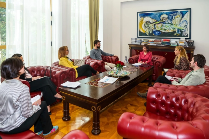 Сиљановска-Давкова на средба со претставници на граѓанската иницијатива „Стоп за Усје“