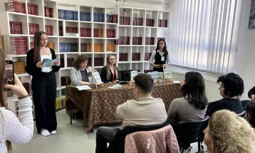 Во Кочани  промовирана двојазичната книга „Басни за деца“ на македонски и турски јазик