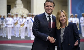 Makroni dhe Meloni debatojnë rreth vrasjes së aktivistit francez të ekstremit të djathtë 