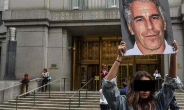 Извршителите на тестаментот на Епстин прифатија спогодба од 35 милиони долари со жртвите