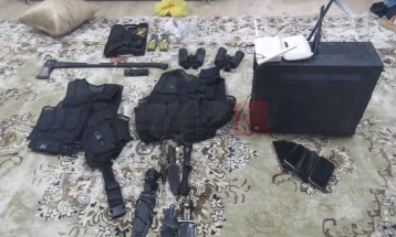 Gjenden armë gjatë kontrollit në rajonin e Tetovës, arrestohen dy persona, njëri për kërcënim me vrasje masive nëpërmjet internetit