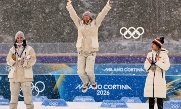 ЗОИ2026: Француската биатлонка Мишелон златна во трката на 12.5 километри