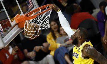 Lebron Xhejms lojtari i parë në historinë e NBA-së i cili arriti 43.000 pikë