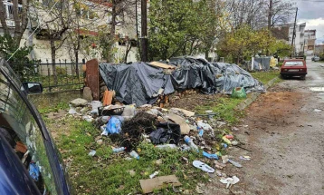 Стружани да ја исчистат дивата вегетација од тротоарите, во спротивно Комунално ќе ги фактурира трошоците за отстранување