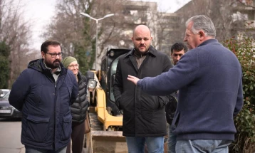 Komuna Butel filloi ndërtimin e 40 shtigjeve për këmbësorë dhe shtigjeve hyrëse në Shkup Veri