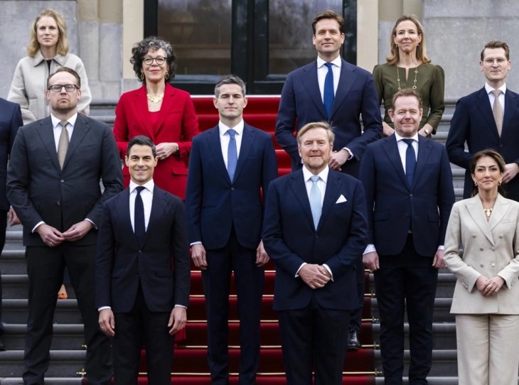 Владата на холандскиот премиер Јетен стапи на должност