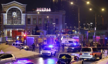 Две лица загинаа во експлозија пред железничка станица во Москва