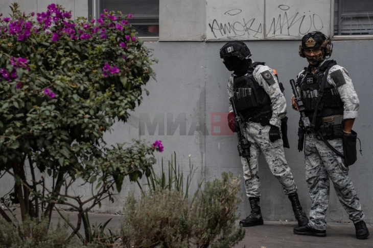 Мексико: 74 загинати во насилството по убиството на нарко-босот „Ел Менчо“