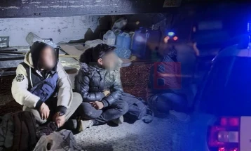 Privohet nga liria një kontrabandist i emigrantëve, gjenden gjashtë persona nga Egjipti dhe Algjeria