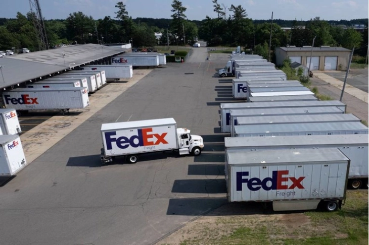 „ФедЕкс“ ја тужи администрацијата на Трамп, барајќи враќање на царините што ги платиле според законот за вонредни овластувања